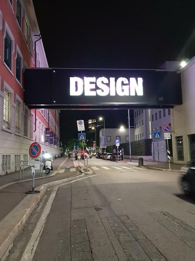 Uptoyou Milaan Buitenkant foto